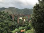 Ponte sul torrente Acquasanta presso Acquasanta, Comune di Mele, Genova. Linea Genova - Ovada - Acqui Terme. (09-08-2018)