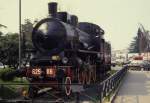 Am 28.3.1990 stand diese Dampflok 645074 als Denkmal vor dem   Bahnhof Luino am Lago Maggiore in Italien.