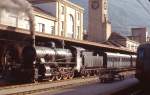 An einem Maimorgen 1989 steht die 740.293 mit einem Sonderzug nach Malles/Mals abfahrbereit im Bahnhof Bolzano/Bozen