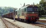 D 345 1114 der FS fährt im April 1989 in den Bahnhof Nova Gorica der JZ ein.