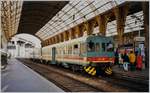 In Nice Ville wartet der FS Aln 663 1200 und ein weiterer auf die Fahrgäste für die Fahrt über die Tenda-Bahn nach Torino PN. 

im März 1999