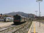 ALn 668 3008 fahrt ein in Bahnhof Trapani mit R 12873 Alcamo Diramazione-Trapani am 2-6-2008.