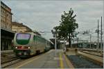 Die FS E 402 B 141 in Intercity-Lackierung in Bologna. 
16. Nov. 2013