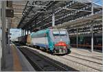 Die FS  Mercitalia E 405 016 fährt mit einem Güterzug in Richtung Süden durch den Bahnhof vom Parma.

16.März 2023