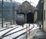 E 405.011 steht hier am 1.Juni 2013 abgestellt im Bahnhof von Brennero/Brenner.