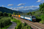 E 405 034 + E 405 024 mit einem Nothegger-KLV am 09.07.2016 bei Albes.