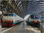 Neben vielen Treibwagen zügen gibt es in Milano weiterhin Züge mit Lok und Wagen zu bewundern: Hier sind die E 444-109 und die 402-023 in Milano eingetroffen und warten, dass sie ihre