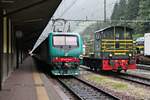 Nachschuss auf E 464.052, als diese am Abend des 05.07.2018 mit ihrem Regionalzug (Bolzano - Brennero) neben der D 245 6020 im Zielbahnhof stand.