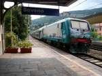 E 464 026 fhrt am 14.8.2007 mit dem R 2035 nach milano aus dem Bahnhof Baveno