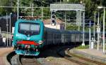 E464 131 schiebt der R 10173 aus dem Bhf Imperia P.M. - 02.07.2014