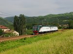 Die E 464 327 und die E 464 293 am 27.05.2016 unterwegs bei Rigoroso.