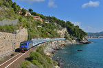 E 464 616 mit einem R nach Ventimiglia am 21.08.2016 bei Andora.