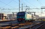 Italien: E 464.454 im Bahnhof  Stazione  di Venezia Santa Lucia / Venedig 31.12.2016