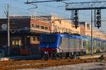 Italien: E 464.694 im Bahnhof  Stazione  di Venezia Santa Lucia / Venedig 31.12.2016