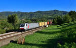 E 483 310 mit einem Containerzug am 08.09.2023 bei Rigoroso.