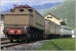 Wie ein Dinosaurier wirkt die E626.225 in Tirano. (08.05.2010)