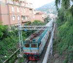 633 068 ist am 8.4.2009 mit einem unbekannten Eurocity/Intercity vermutlich von Nizza Richtung Milano kurz vor Alassio unterwegs.