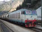 Ein sehr seltener Cerealien-Zug aus Belgien nach Italien stehr an der  Pool-Position  des Brennerpasses bereit, und wartet auf das grne Licht.