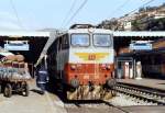 E 656 526 im Mrz 1998 im italenisch-franzsischen Grenzbahnhof Ventimiglia.