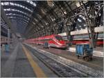 Zum digitalen Jubilum gnnte ich meiner nun zehn Jahre alten Kamera einen besonderen  Leckerbissen : den Trenitalia FS ETR 400 Frecciarossa 1000 in Milano Centrale - einer der wohl schnsten Zge zur