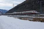 Trenitalia ETR 610 004 als EC 57 von Basel nach Milano, am 25.12.17 im Glisergrund bei Gamsen.