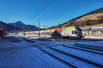 Ein ETR 170 der SAD hält als R 1858, auf der Fahrt von Lienz nach Fortezza/Franzensfeste, im Grenzbahnhof San Candido/Innichen.
Aufgenommen am 23.12.2016.