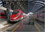 Der formschöne FS ETR 400 015 (Frecciarossa 1000) wartet in Milano Centrale auf seinen nächsten Einsatz.