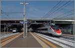 Sommer 2015 - das war auch die Rettung der Panormamfreiheit und somit von BB.de. 
Doch in nicht wenigen europäischen Ländern gilt auch heute noch die nicht hierzulande übliche Panoramafreiheit, stellvertretend dafür dieses Bild vom Expo-Bahnhof Rho Fiera EXPO Milano 2015 mit den FS ETR 470 und des SBB ETR 610 vom 22. Juni 2015