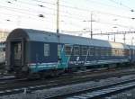 FS - Schlafwagen WLABm 61 83 72-90 031-3 bei Rangierfahrt im Bahnhof Genf am 11.12.2009