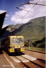 Triebwagen Nr. 16 der Trento-Mal-Bahn (Meterspur Adhsionsbahn)  in Dimaro, im Juli 2005.

