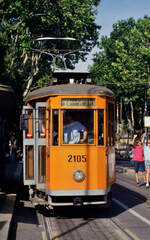 Die Straßenbahn der Stadt Rom wurde wegen ihres Alters von Vielen bestaunt.
Datum: 13.06.1987 