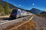 1216 019-0  Achenseeschiffahrt  durchfährt mit dem EC 80 (Verona Porta Nuova - München Hbf) die Haltestelle Campo di Trens/Freienfeld.