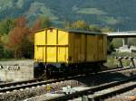 Wagen einer ital.Gleisbaufirma in Spondinig.Typisch das spitze Dach,das bei den italienischen Gterwagen blich war.14.10.07