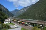 Italien Südtirolbahn ETR 170 als Regionalzug Fortezza/Franzensfeste nach San Candino/Innichen in nähe der Franzensfeste, Fotostandpunkt ist übrigends ein Alter Italienischer Bunker aus