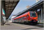 Der bimodulare FS Trenitalia BUM BTR 813 003 wartet in Aosta auf die Abfahrt als Regionale 2722 nach Torino Porta Nuova.