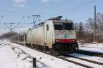 E 186 140 der ITL mit einem Leerzug Autotransportwagen in ...
