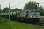 ITL 250 006-4 f�hrt durch Heidenau in Richtung Bad Schandau, ...