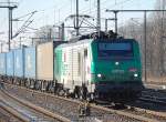 FRET/SNCF Leasinglok 437023 von ITL mit Containerzug am 26.01.12 Bhf. ...