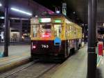 Die ältesten Strassenbahnwagen von Hiroshima - die Wagen aus Ôsaka, Serie 751: Wagen 763 ist am Anfangspunkt des Netzes am Hauptbahnhof Hiroshima angekommen.