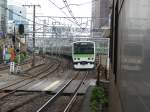 Yamanote ist die Ring-S-Bahn-Linie rund um Tokyo's Zentrum. Die 11-Wagen-Zge verkehren je Richtung alle 3 min - 27/06/2007