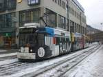 jena Stra�enbahnlinie 5 nach Ernst-Abbe-Platz an der Haltestelle Stadtzentrum.(28.1.2010)