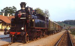 17-006 mit einem Sonderzug auf der Srecke Novo Mesto - Ljubljana am 03.05.1989