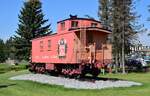 In Edson sind wir an einem Autotreffen vorbei gefahren wo wir spontan entschieden es uns anzuschauen. Im RCMP Centennial Park stand amGalloway Station Museum die Caboose 77704 der Canadian National als Denkmal ausgestellt.

Edson 20.08.2022