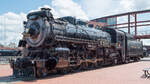 Canadian Pacific Engine #2317 am 05.08.2022 im Eisenbahnmuseum  Steamtown  in Scranton, Pennsylvania.
Engine 2317 wurde 1923 bei der Canadian Pacific Railroad in Dienst gestellt und war in Winnipeg, Manitoba stationiert. Mit ihrem Treibraddurchmesser von 75 Zoll befördete sie schwere Personenzüge im kanadischen Flachland, u.a. Pullman Luxuszüge. 1959 wurde sie außer Dienst gestellt. In Scranton wurde sie später für die Steamtown National Historic Site betriebsfähig restauriert.