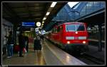 111 045 ist gerade im Karlsruher Hauptbahnhof angekommen.  ...