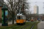 karlsruhe-hier-bitte-keine-s-bahnen-einstellen Museumstriebwagen 100 auf der Ringlinie hier an der Augartenstra�e 13.12.09
