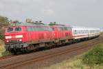 Die 218 374-7 zieht ...  Eric Otten 26.08.2011