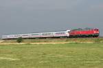 Die 218 397-8 zieht ...  Eric Otten 28.08.2011