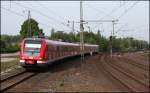kbs-415-koln-duisburg-essen-dortmund-hamm Auf der S-Bahnlinie 1 zwischen Dortmund und Solingen haben die 422er die Aufgaben von den 143er mit x-Wagen �bernommen. 422 031 und ein Schwestertriebzug erreichen auf dem Weg nach Dortmund den Haltepunkt Bochum-Ehrenfeld. (16.05.2010)