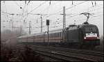 ES64U2-017 und ES64U2-001 (am Zugschluss) fahren mit dem Ersatzzug IC ...